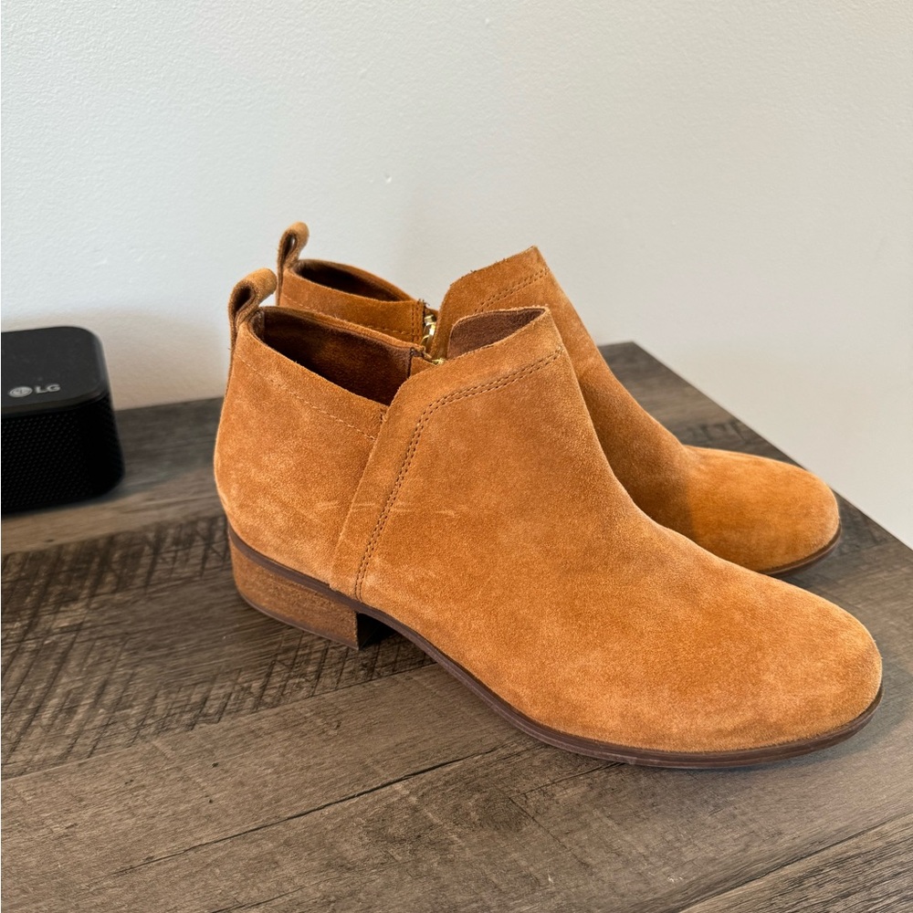 TOMS Booties - Picture 2 of 6
